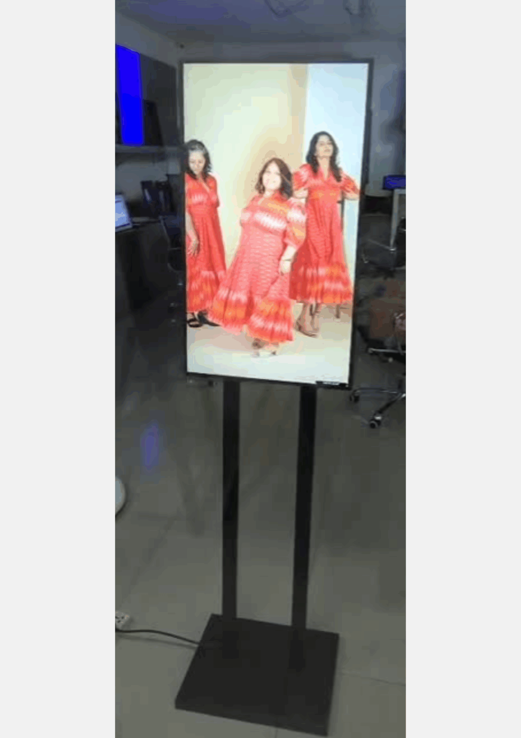  32' Pole Standee